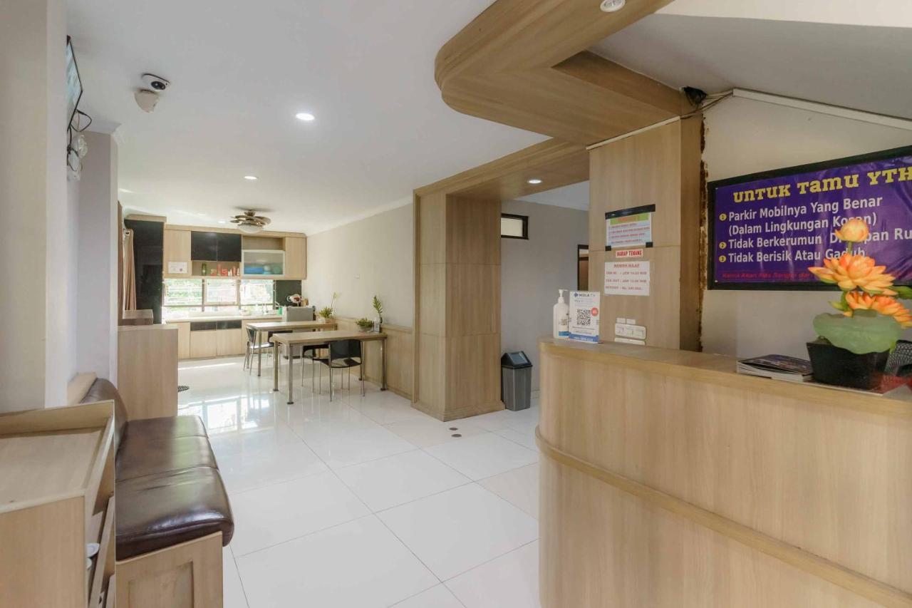 Отель Koolkost Syariah At Taman Simprug Cikarang Бекаси Экстерьер фото